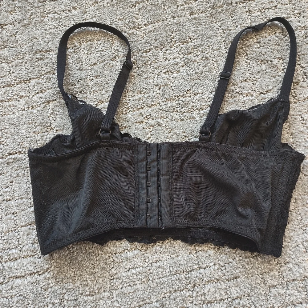 Elegant Black Lace Bralette - Picture 3 of 4